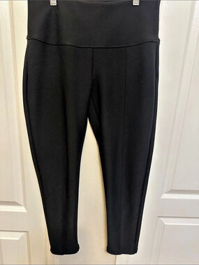 Maze Collection Black Leggings Size Medium Like New